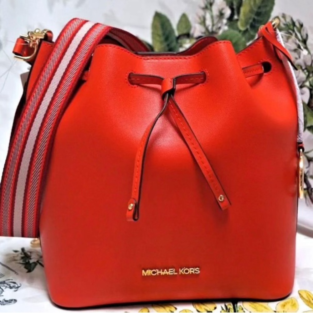 MICHAEL KORS EDEN Medium Bucket Shoulder Bag In MANDARIN - Picture 4 of 7